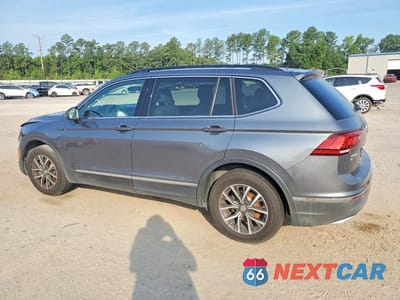 Drugie zdjęcie samochodu z przodu: 2018 VOLKSWAGEN TIGUAN SE VIN:3VV3B7AXXJM205529 - miniatura