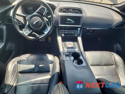Zdjęcie 8 z 13 samochodu: 2017 JAGUAR F-PACE R - SPORT VIN:SADCL2BV0HA495108 - miniatura