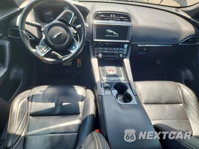 Zdjęcie 8 z 13 samochodu: 2017 JAGUAR F-PACE R - SPORT VIN:SADCL2BV0HA495108 - miniatura