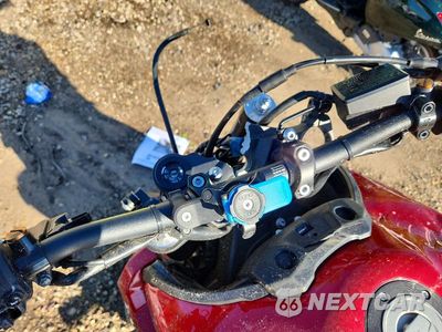 Zdjęcie 7 z 8 samochodu: 2017 YAMAHA FZ09 VIN:JYARN53E9HA002120 - miniatura