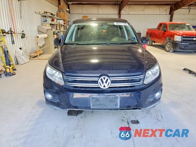 Piąte zdjęcie samochodu w środku: 2012 VOLKSWAGEN TIGUAN S VIN:WVGAV7AX3CW520684 - miniatura