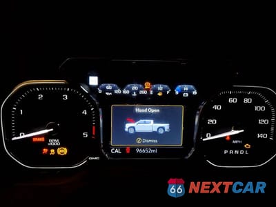 Zdjęcie 9 z 12 samochodu: 2022 GMC SIERRA K2500 DENALI VIN:1GT49REY6NF338372 - miniatura