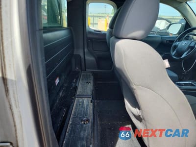 Zdjęcie 10 z 12 samochodu: 2017 TOYOTA TACOMA SR VIN:5TFSX5EN9HX047570 - miniatura