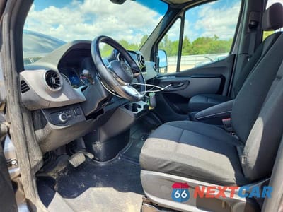 Zdjęcie 7 z 13 samochodu: 2025 MERCEDES-BENZ SPRINTER 2500 VIN:W1Y4KBHY7ST223912 - miniatura