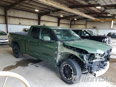 Czwarte zdjęcie samochodu z boku: 2022 TOYOTA TUNDRA SR5 VIN:5TFLA5DA1NX043142 - miniatura
