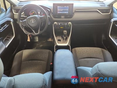 Zdjęcie 8 z 14 samochodu: 2021 TOYOTA RAV4 XLE VIN:2T3P1RFV6MW226905 - miniatura