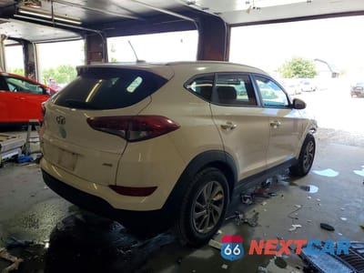 Trzecie zdjęcie samochodu z tyłu: 2016 HYUNDAI TUCSON SE VIN:KM8J3CA47GU065408 - miniatura