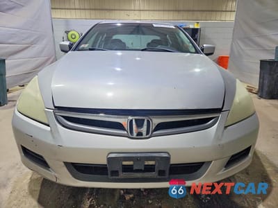 Piąte zdjęcie samochodu w środku: 2006 HONDA ACCORD EX VIN:1HGCM66876A030425 - miniatura