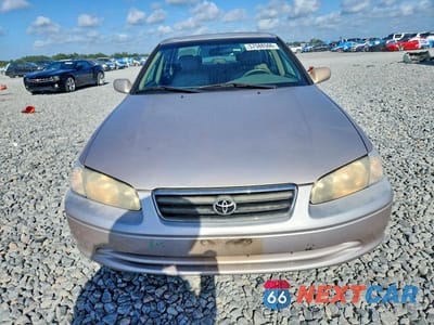 Piąte zdjęcie samochodu w środku: 2001 TOYOTA CAMRY XLE V6 VIN:4T1BF28K21U959527 - miniatura