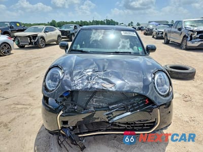 Piąte zdjęcie samochodu w środku: 2026 MINI COOPER S VIN:WMW53GD08T2X96938 - miniatura