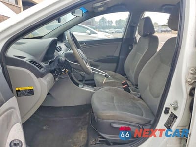 Zdjęcie 7 z 12 samochodu: 2016 HYUNDAI ACCENT SE VIN:KMHCT4AE6GU018328 - miniatura