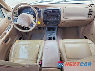 Zdjęcie 8 z 13 samochodu: 2000 FORD EXPLORER EDDIE BAUER VIN:1FMZU64P6YUB30936 - miniatura