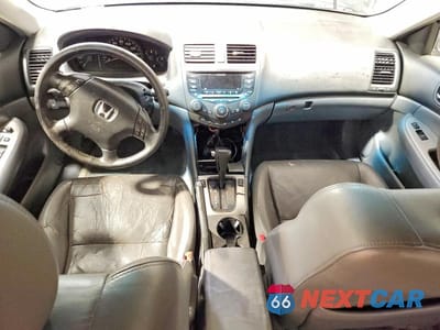 Zdjęcie 8 z 12 samochodu: 2005 HONDA ACCORD EX VIN:1HGCM66585A029708 - miniatura
