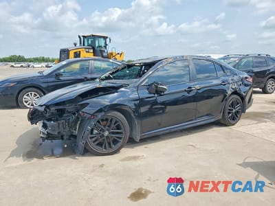 2025 TOYOTA CAMRY SE 4T1DAACK1SU620655 - główne zdjęcie licytacji z USA - miniatura