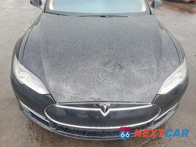 Zdjęcie 11 z 12 samochodu: 2014 TESLA MODEL S VIN:5YJSA1S12EFP41471 - miniatura