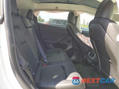 Zdjęcie 11 z 13 samochodu: 2025 TESLA MODEL Y VIN:7SAYGAEE7SF302773 - miniatura
