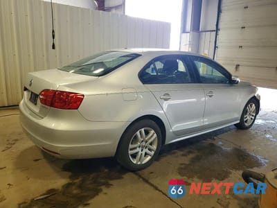 Trzecie zdjęcie samochodu z tyłu: 2012 VOLKSWAGEN JETTA SE VIN:3VWDP7AJXCM317764 - miniatura