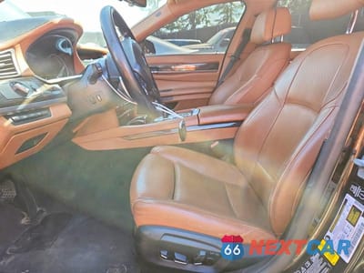 Zdjęcie 7 z 12 samochodu: 2015 BMW 750 LXI VIN:WBAYF8C55FD654367 - miniatura