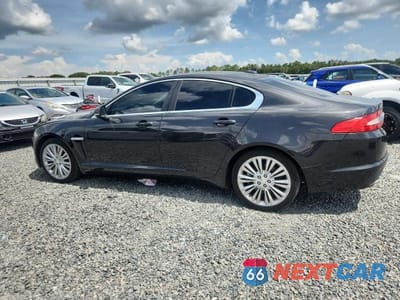 Drugie zdjęcie samochodu z przodu: 2015 JAGUAR XF 2.0T PREMIUM VIN:SAJWA0FS9FPU78984 - miniatura