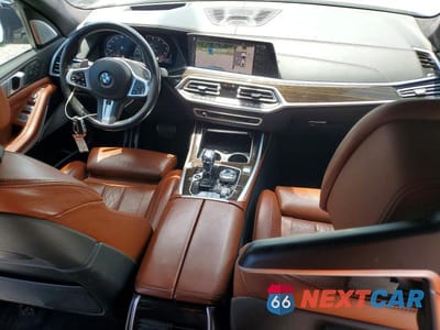 Zdjęcie 8 z 13 samochodu: 2021 BMW X7 M50I VIN:5UXCX6C00M9H49794 - miniatura