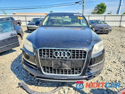 Piąte zdjęcie samochodu w środku: 2014 AUDI Q7 PREMIUM PLUS VIN:WA1LMAFEXED008840 - miniatura