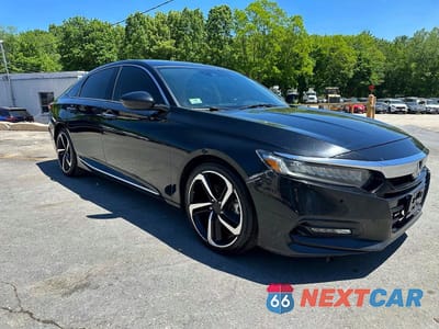Czwarte zdjęcie samochodu z boku: 2018 HONDA ACCORD TOURING VIN:1HGCV1F97JA085040 - miniatura