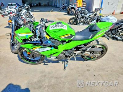 Trzecie zdjęcie samochodu z tyłu: 2025 KAWASAKI EX500 A VIN:ML5EXGJ15SDA38463 - miniatura