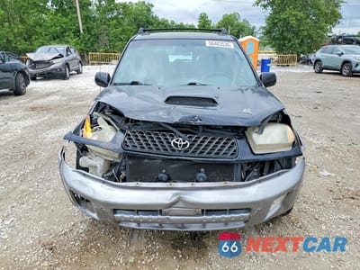 Piąte zdjęcie samochodu w środku: 2003 TOYOTA RAV4 BASE VIN:JTEHH20V030261518 - miniatura