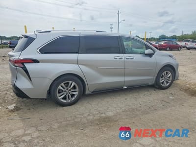 Trzecie zdjęcie samochodu z tyłu: 2021 TOYOTA SIENNA LIMITED 7-PASSENGER VIN:5TDZRKEC0MS033594 - miniatura