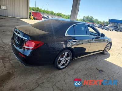 Trzecie zdjęcie samochodu z tyłu: 2017 MERCEDES-BENZ E 300 VIN:WDDZF4JB9HA011362 - miniatura