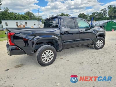 Trzecie zdjęcie samochodu z tyłu: 2025 TOYOTA TACOMA SR5 VIN:3TMKB5FN8SM025585 - miniatura