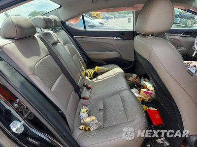 Zdjęcie 10 z 12 samochodu: 2017 HYUNDAI ELANTRA LIMITED VIN:5NPD84LF0HH007966 - miniatura