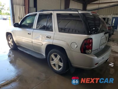 Drugie zdjęcie samochodu z przodu: 2008 CHEVROLET TRAILBLAZER LS VIN:1GNDT13S582160216 - miniatura