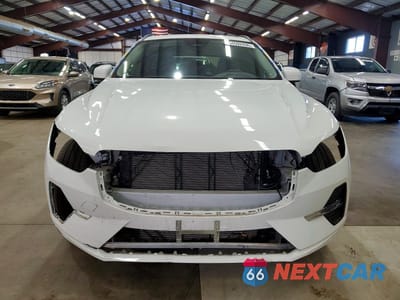 Piąte zdjęcie samochodu w środku: 2022 VOLVO XC60 B5 MOMENTUM VIN:YV4L12RK3N1091502 - miniatura