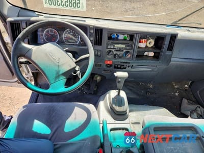 Zdjęcie 8 z 13 samochodu: 2016 ISUZU NQR BOX TRUCK VIN:JALE5W167G7900262 - miniatura