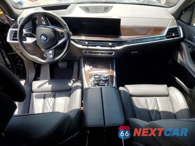 Zdjęcie 8 z 13 samochodu: 2026 BMW X5 XDRIVE50E VIN:5UX43EU09T9186801 - miniatura