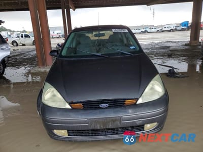 Piąte zdjęcie samochodu w środku: 2002 FORD FOCUS ZX3 VIN:3FAFP31342R240371 - miniatura
