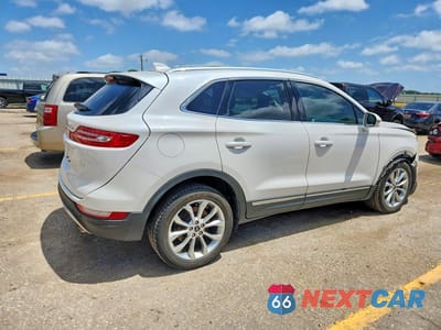 Trzecie zdjęcie samochodu z tyłu: 2019 LINCOLN MKC SELECT VIN:5LMCJ2D99KUL51542 - miniatura