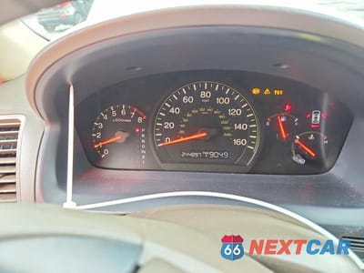 Zdjęcie 9 z 13 samochodu: 2004 HONDA ACCORD LX VIN:1HGCM66304A036925 - miniatura