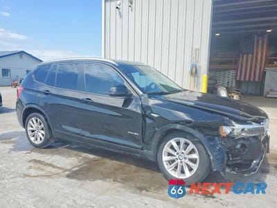 Czwarte zdjęcie samochodu z boku: 2017 BMW X3 SDRIVE28I VIN:5UXWZ7C37H0V92389 - miniatura