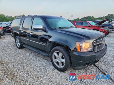 Czwarte zdjęcie samochodu z boku: 2014 CHEVROLET SUBURBAN K1500 LTZ VIN:1GNSKKE75ER147641 - miniatura