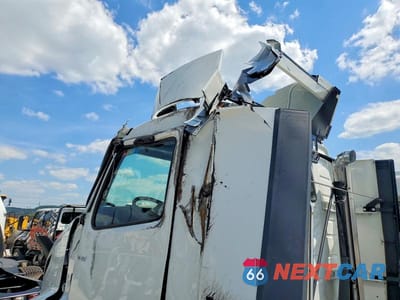 Zdjęcie 9 z 10 samochodu: 2026 VOLVO VNR VIN:4V4WC9DH8TN713536 - miniatura