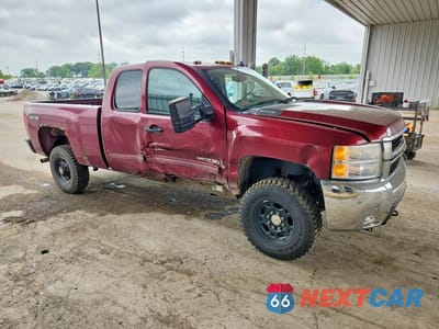 Czwarte zdjęcie samochodu z boku: 2009 CHEVROLET SILVERADO K2500 HEAVY DUTY LT VIN:1GCHK59K19E159253 - miniatura
