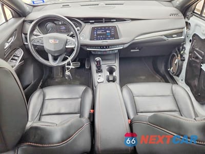 Zdjęcie 8 z 14 samochodu: 2023 CADILLAC XT4 SPORT VIN:1GYFZFR48PF141215 - miniatura