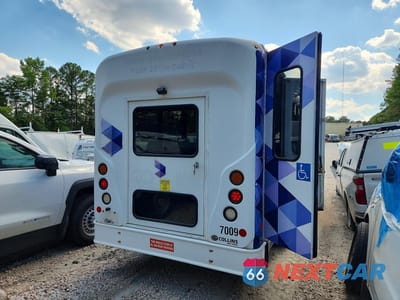 Trzecie zdjęcie samochodu z tyłu: 2017 FORD TRANSIT SHUTTLE BUS VIN:1FDES8PM8HKA48414 - miniatura
