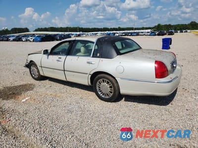 Drugie zdjęcie samochodu z przodu: 2006 LINCOLN TOWN CAR SIGNATURE LIMITED VIN:1LNHM82V56Y617429 - miniatura