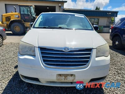 Piąte zdjęcie samochodu w środku: 2010 CHRYSLER TOWN & COUNTRY LX VIN:2A4RR4DE1AR137850 - miniatura