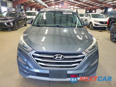 Piąte zdjęcie samochodu w środku: 2017 HYUNDAI TUCSON SPORT VIN:KM8J3CA24HU457472 - miniatura