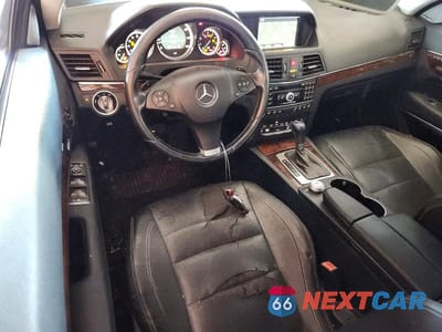 Zdjęcie 8 z 12 samochodu: 2011 MERCEDES-BENZ E 550 VIN:WDDKK7CF9BF094073 - miniatura