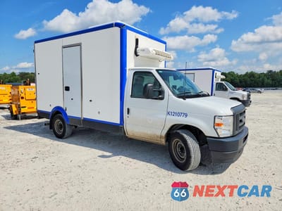 Czwarte zdjęcie samochodu z boku: 2024 FORD E350 REFRIGERATED BOX TRUCK VIN:1FDWE3FN3RDD19460 - miniatura